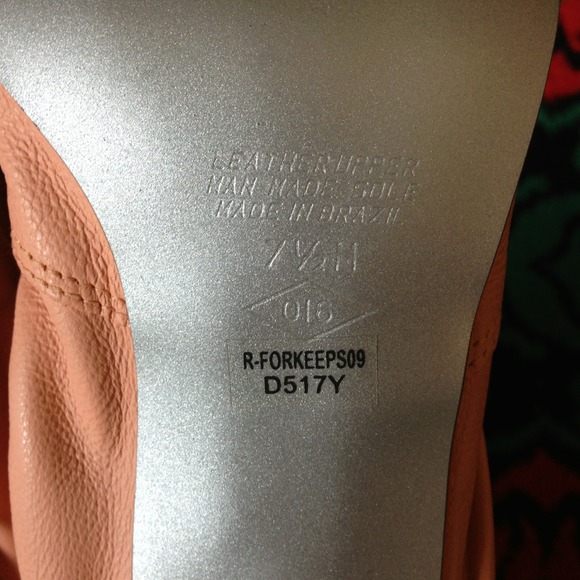 ⛔Traded⛔Super cute peach kitten heels. - Picture 4 of 4