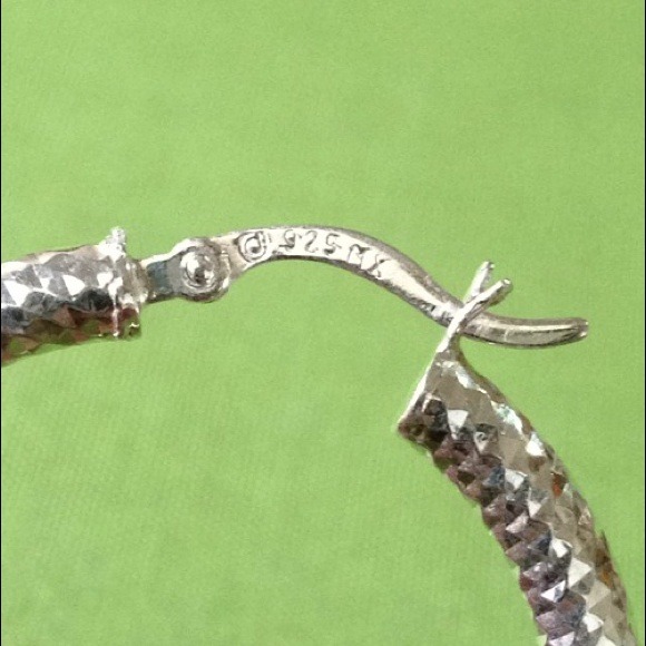 🌺Sold/bundled🌺Sterling Silver Hoop Earrings❤ - Picture 3 of 4