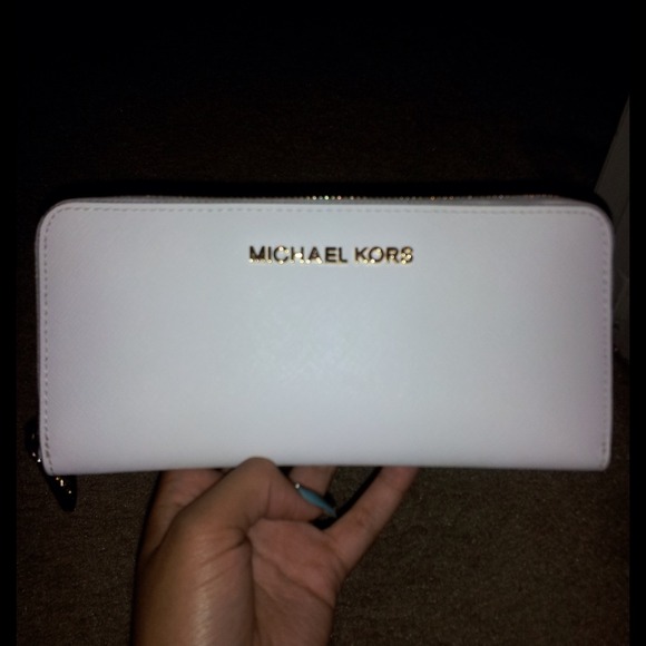 SOLD*** White Saffiano Leather Michael Kors Wallet