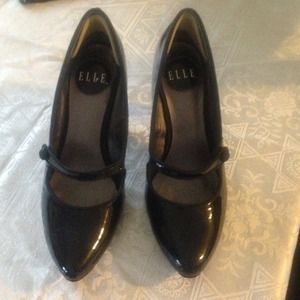 Elle black heels