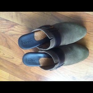 Cute BOC clogs. Size 8