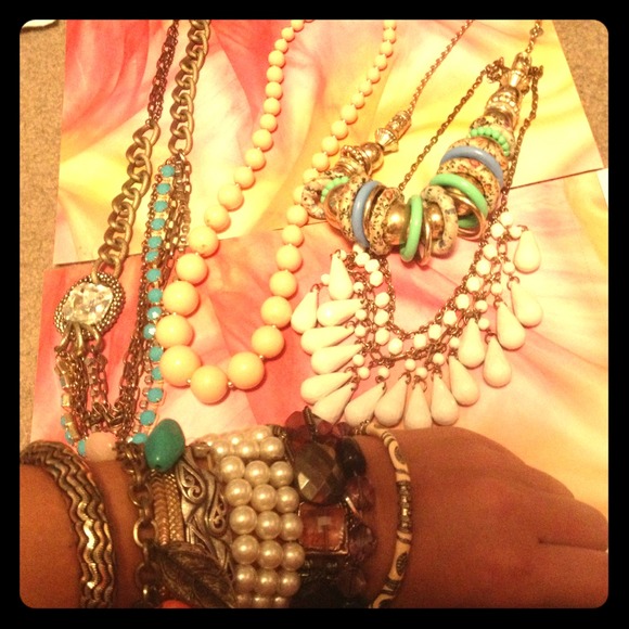 Huge jewelry bundle