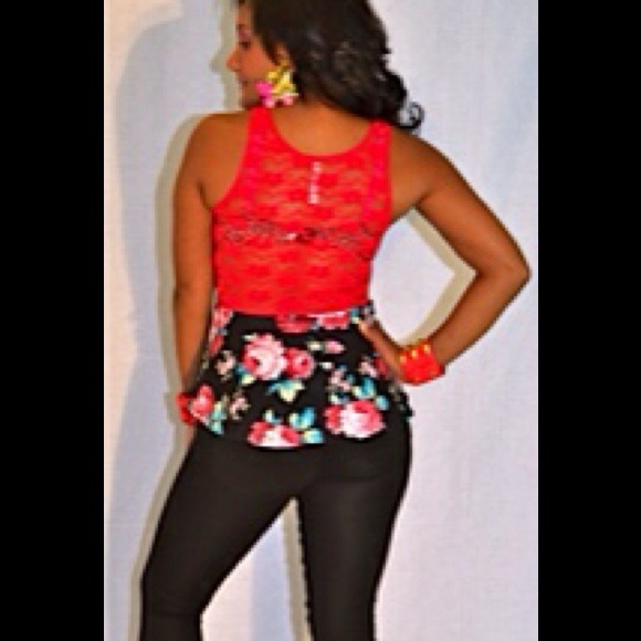 Floral top - Picture 2 of 3