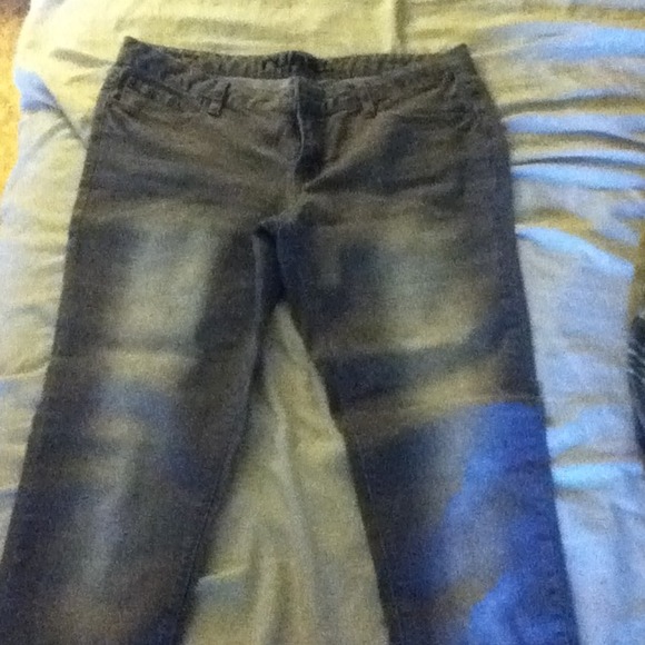 Gray skinny jean