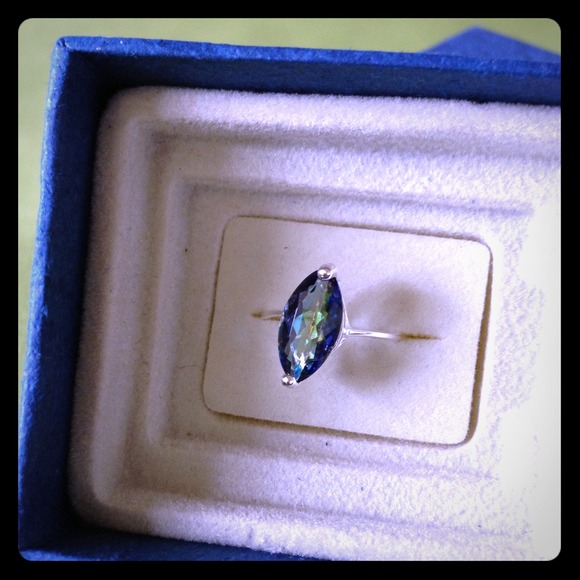 🌺Sold/bundled🌺Topaz and Sterling Silver Ring❤ - Picture 1 of 4