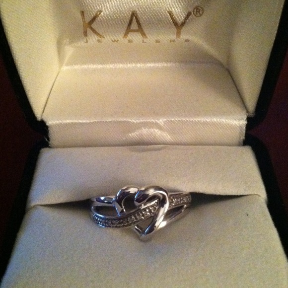 HEART SHAPED SWEETHEART RING - Picture 2 of 4