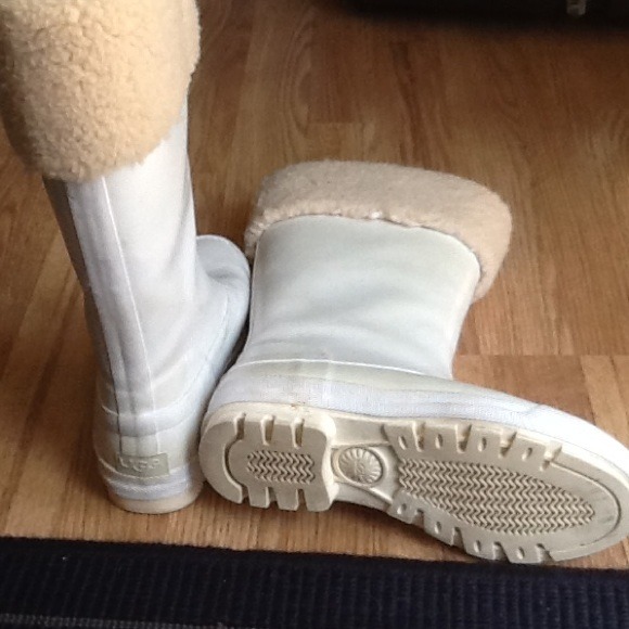 White rain boot authentic  UGGs