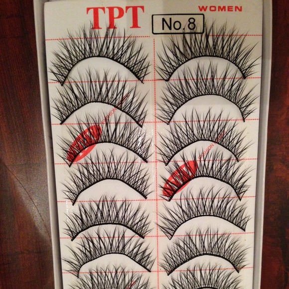 Fake eyelashes !!! - Picture 3 of 3