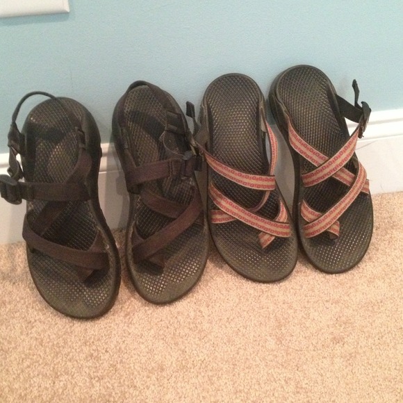 Green backless chacos. Zong style. Size 8