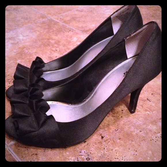peep toe heels