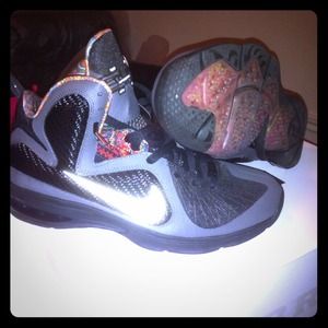 Nike Lebron 9 BHM size 10 w/ matching shirt size L