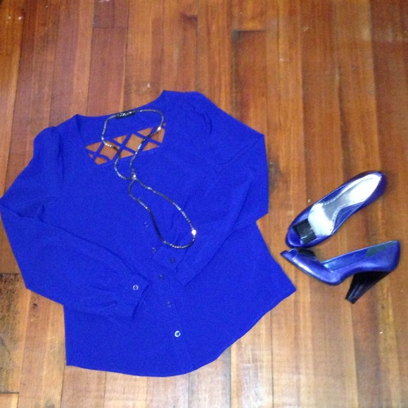 SOLD in bundle *****Silk Dress Shirt NEVER WORN