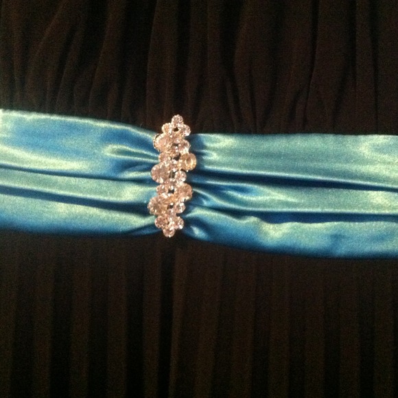 Black derss with a blue strip. - Picture 2 of 3