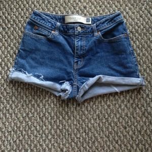 Denim high-waisted shorts