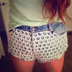URBAN HIGH WAISTED LEVI SHORTS WITH CROCHET!