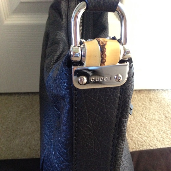 β€οΈ SOLD β€οΈGUCCI Bamboo Bar Hobo π―% AUTHENTIC - Picture 2 of 4