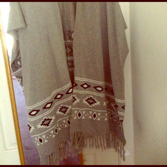 🚫Grey Shawl/Sweater - Forever 21🚫 SOLD