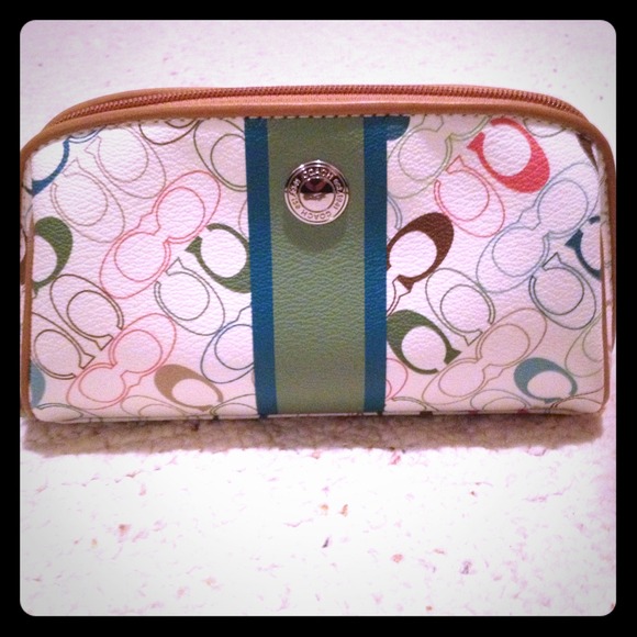 Authentic Coach clutch never used