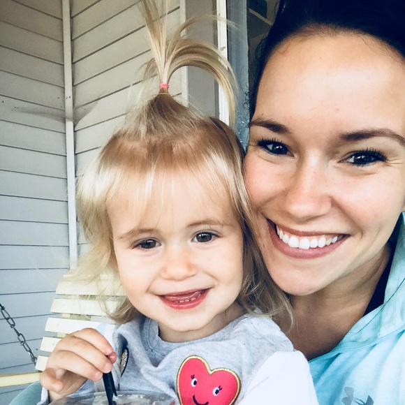 MEET YOUR POSHER ❤️ - Picture 2 of 8