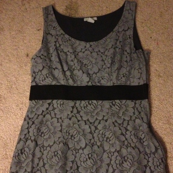 Dress - Picture 3 of 4