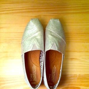 Silver sparkle TOMS