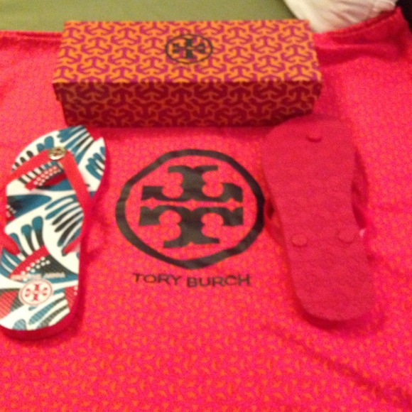 🚫Sold in a bundle AUTHENTIC TORY BURCH FLIP FLOPS - Picture 1 of 1