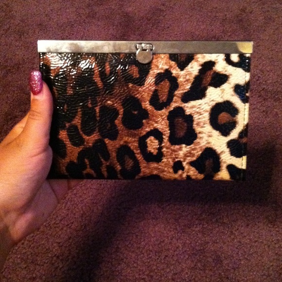 Brand new cheetah photo clutch