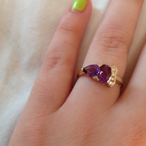 14 Kt Oval and Pear Shape Amethyst Ring - Picture 3 of 3