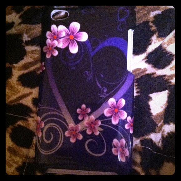 iPod 4 purple flower/heart case - Picture 1 of 1