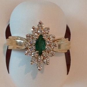 14 Kt Marquise Emerald Ring