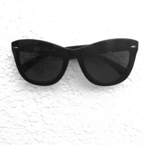 Sassy black sunnies