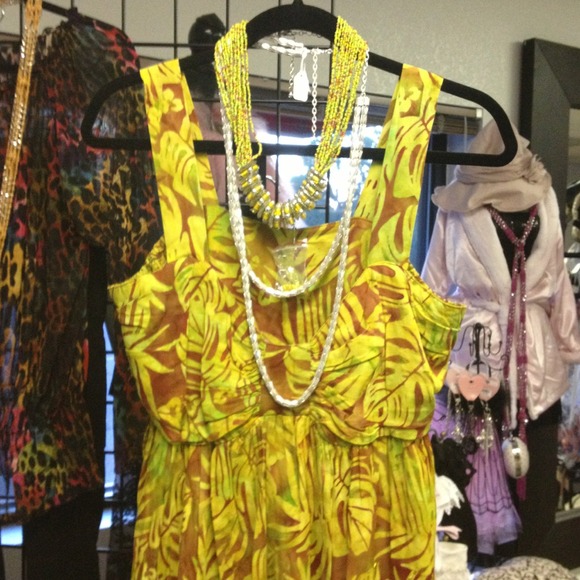 Dress - Picture 2 of 2