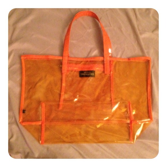 🔸sold in a bundle🔸Bloomingdales orange bag🍊