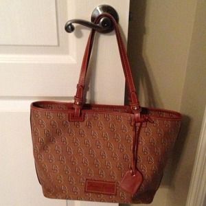 Dooney & Bourke purse