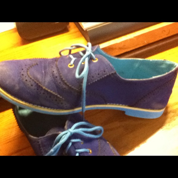 SOLD SOLD SOLD Light blue and royal blue Oxfords! - Picture 2 of 4