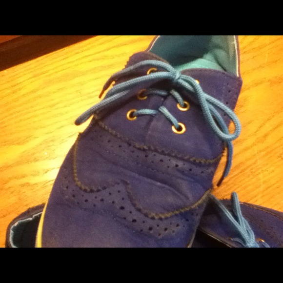 SOLD SOLD SOLD Light blue and royal blue Oxfords! - Picture 3 of 4