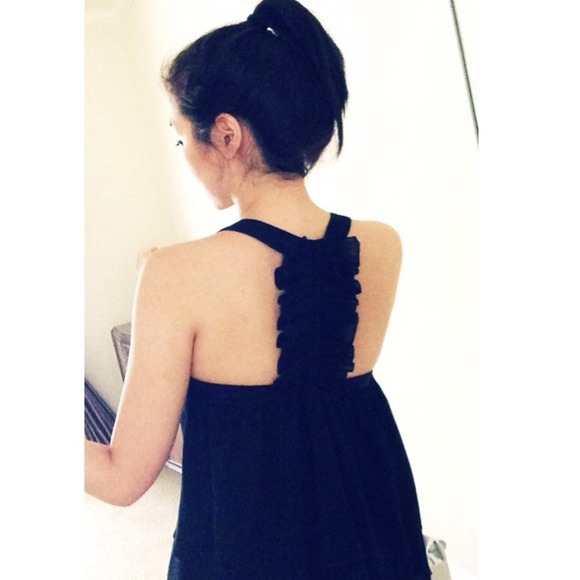 **REDUCED** Ruched Back Sleeveless Blouse - Picture 3 of 3