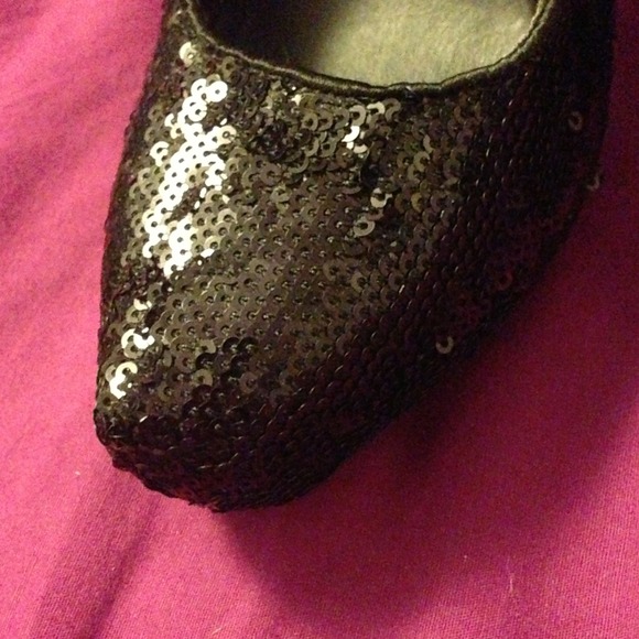 Black Sequin Heels! 💙 - Picture 2 of 4