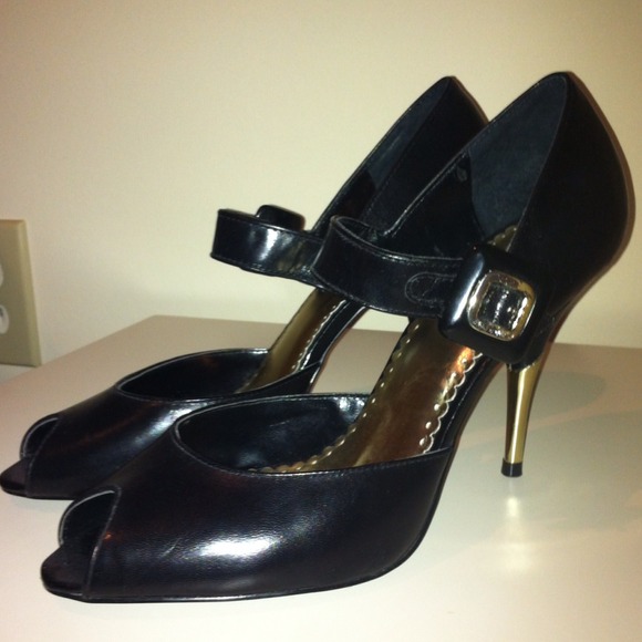 BCBG Paris peep-toe pumps - Picture 4 of 5
