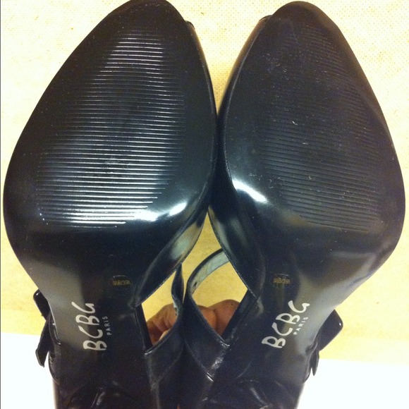 BCBG Paris peep-toe pumps - Picture 5 of 5