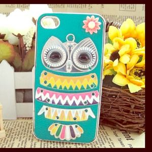 Vintage iPhone 4s colorful owl case SOLD LOCALLY!