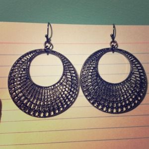 Black (webbed) hoop earrings