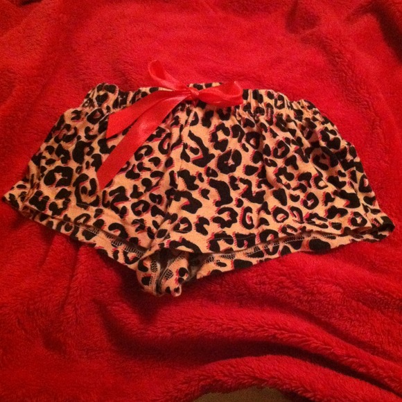 Pink leopard print pajama shorts - Picture 1 of 1