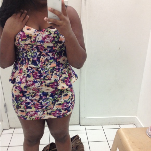 DRESS - Picture 3 of 3