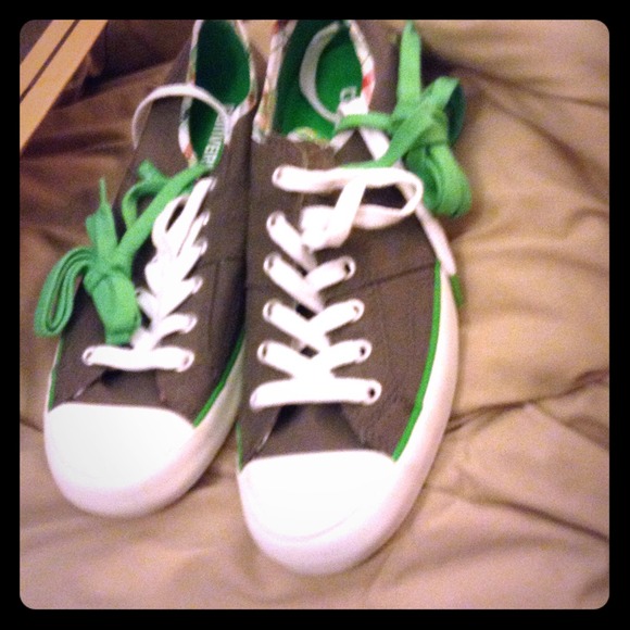 SOLD !!!! Gray and Green Converse