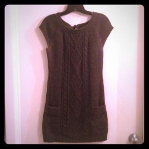 Green short sleeved sweater dress