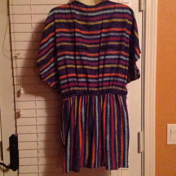 Neslay Paris Colorful tunic top with pockets - Picture 3 of 3