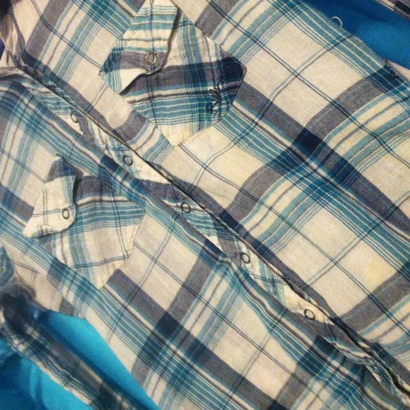 Checkered blue and white billa bong long sleeve. - Picture 2 of 2