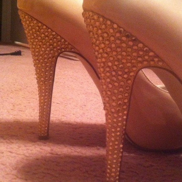 Shoes 👠👠 - Picture 4 of 4
