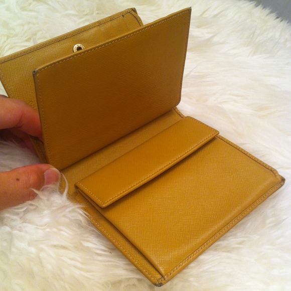 Authentic Prada Saffiano Bifold Wallet - Picture 3 of 4